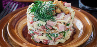 Салат с копченой курицей